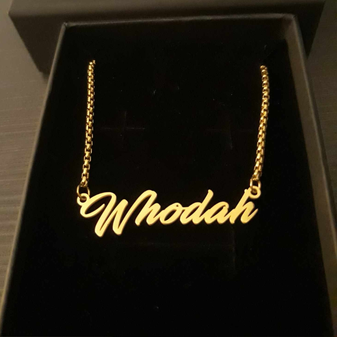 Infinite-Stroke Name Necklace