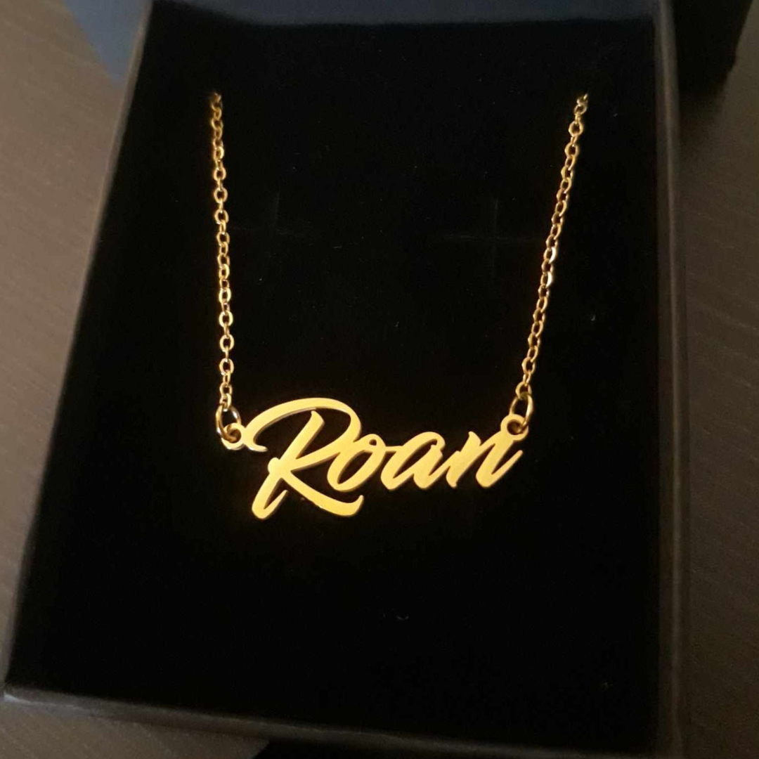 Infinite-Stroke Name Necklace